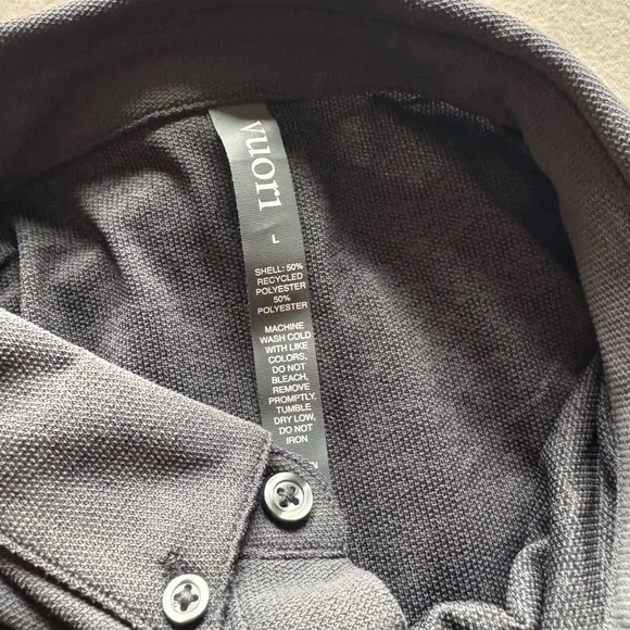 NWT Vuori Men's Navy Button Down Shirt NWT - Picture 5 of 6